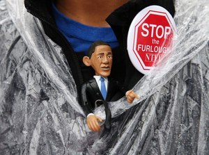 As shutdown drags on, Americans turn to Obama for an endgame