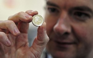 Cross-party support for raising minimum wage