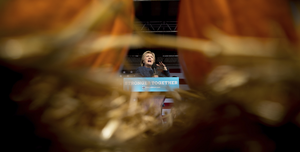 Key battlegrounds tight, but Clinton maintains 8-point edge in Pennsylvania
