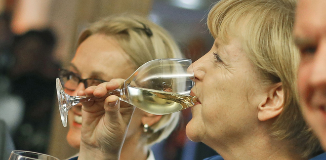 Ein Essen mit Merkel, während von der Leyen babysittet