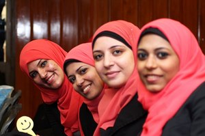 يوجوف، و بيت.كوم، ومنظمة التعليم من أجل التوظيف يرسمون مساراً لزيادة نسبة توظيف النساء في المنطقة