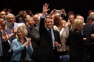A gauche, des candidatures émergent face à un désaveu marqué des Français pour François Hollande