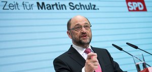 Konkurrenz auf Augenhöhe mit Angela Merkel: Deutsche geben Martin Schulz Vertrauensvorschuss