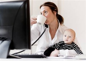 การเป็นคุณแม่ไม่ใช่เรื่องง่าย ผู้ตอบแบบสำรวจ APAC มากกว่าครึ่งมองว่าการเป็นแม่คนในทุกวันนี้ยากกว่าสม