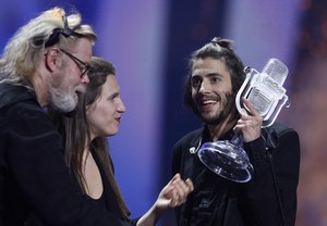 Les Français et l’Eurovision : un amour assumé ? 