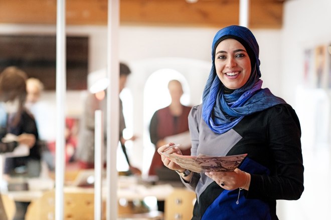 دولة الإمارات من بين أفضل دول الشرق الأوسط بتحقيق المساواة للمرأة في مكان العمل