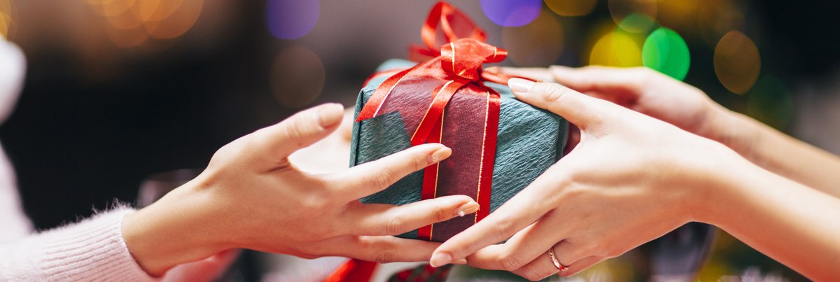 Americans say they're good gift-givers 