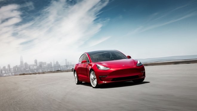 Comment évolue la perception de Tesla après les premières livraisons en Europe de ses Model 3 ?