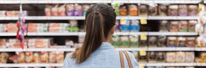 While shopping for groceries, Americans deem cost more important than nutritional information 