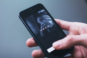 Fahrdienst-App Uber spaltet die Deutschen