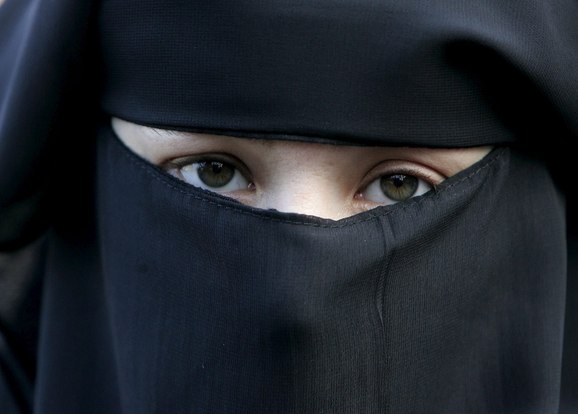 Große Mehrheit der Deutschen befürwortet Burka-Verbot