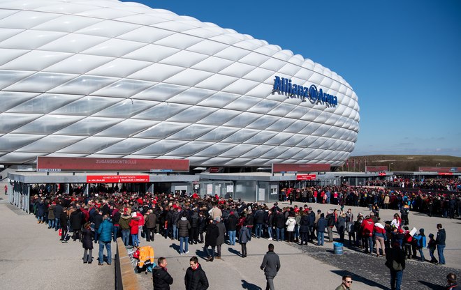 Zwei von fünf Deutschen lehnen Zuschauer in Bundesliga-Stadien ab September ab 