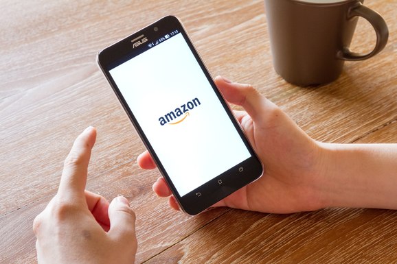 More than half of urban online Indians shopped from Amazon and Flipkart’s recent sales
