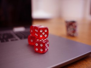 Spaß und Gewinnfantasien als Motivatoren für Online-Glücksspiel weltweit an erster Stelle