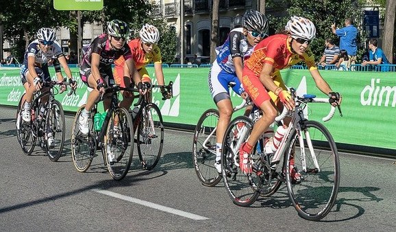 A golpe de pedal. El impacto de La Vuelta y el Tour en patrocinadores 
