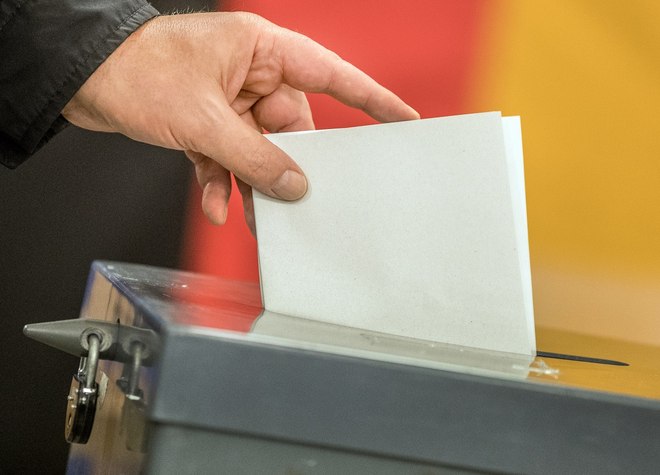 Sonntagsfrage: SPD bleibt weiter 5 Prozentpunkte vor Union