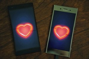 Beziehung dank Dating-App: Liebe auf den virtuellen Blick 