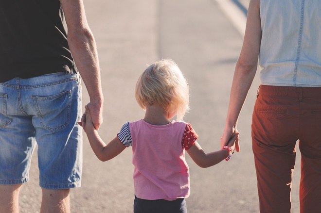 Corona hat Väter in Deutschland bei der Kindeserziehung eher an Grenzen gebracht als Mütter