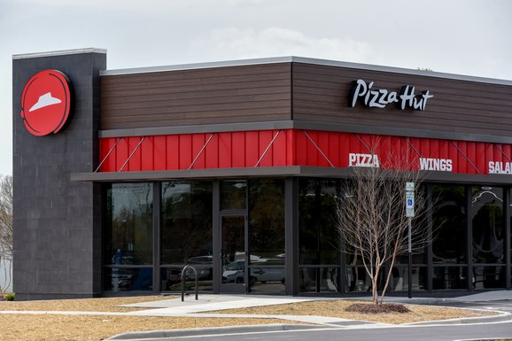 Pizza Hut sees the biggest uplift in Ad Awareness in the UAE in February