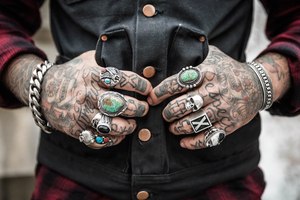Jeder fünfte tätowierte Mann bereut sein Tattoo